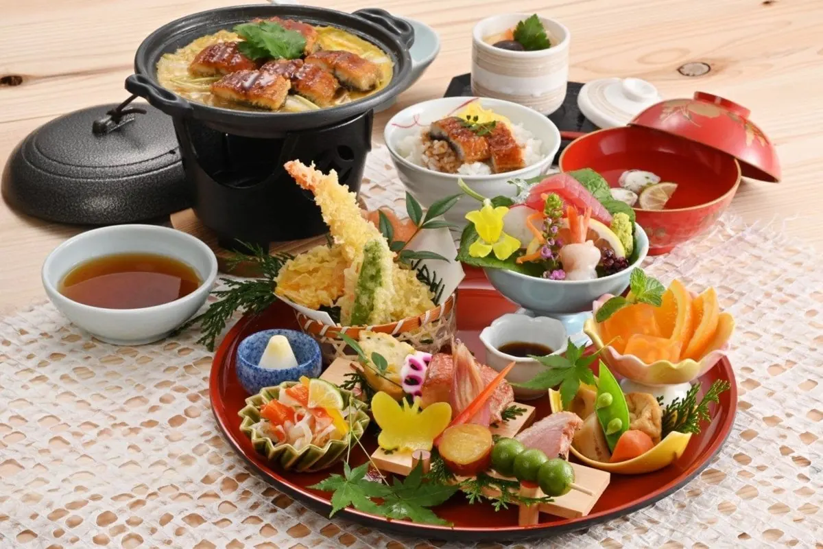 華結び会席
