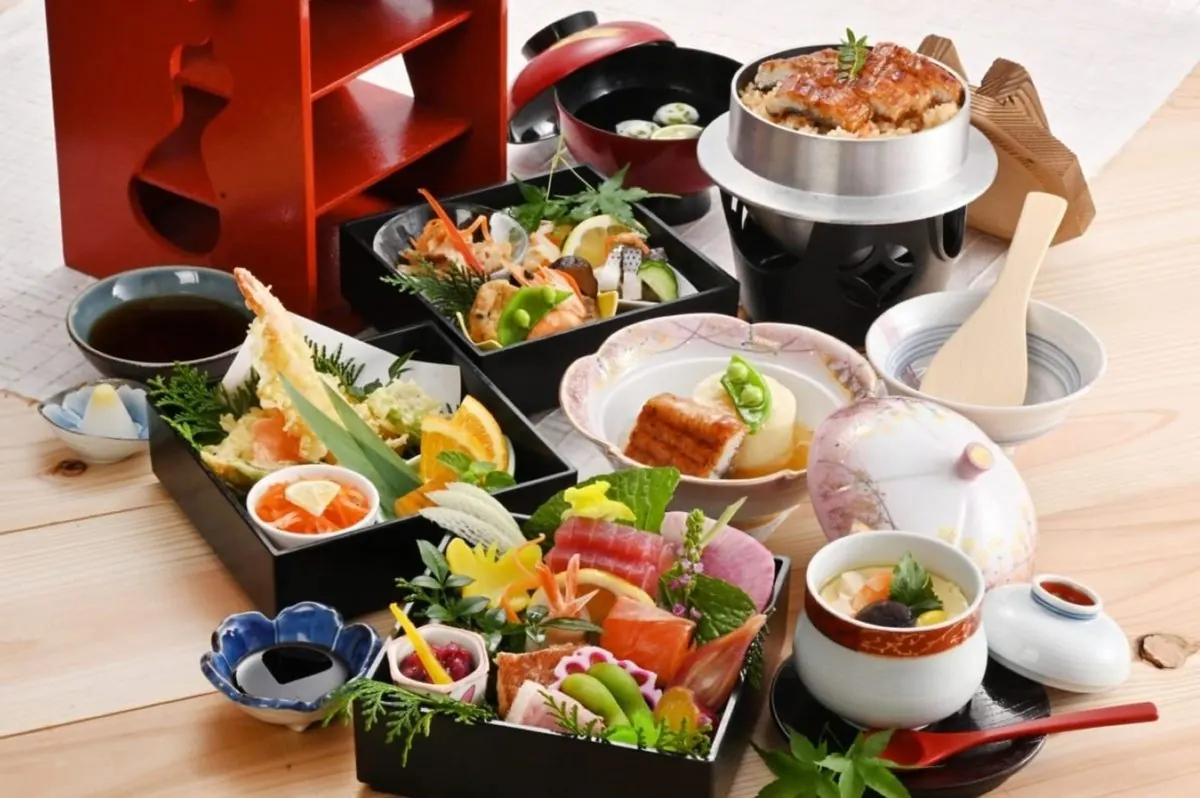 夏の涼味三段